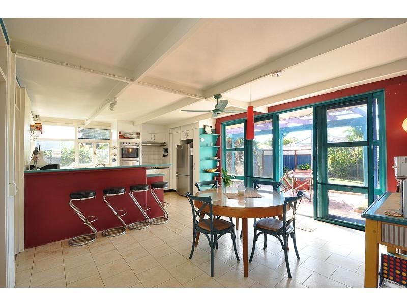 16 Eagle Avenue, Burleigh Waters QLD 4220