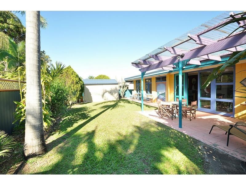 16 Eagle Avenue, Burleigh Waters QLD 4220