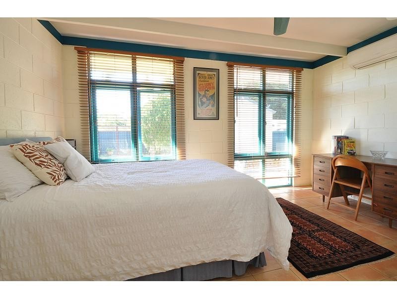 16 Eagle Avenue, Burleigh Waters QLD 4220