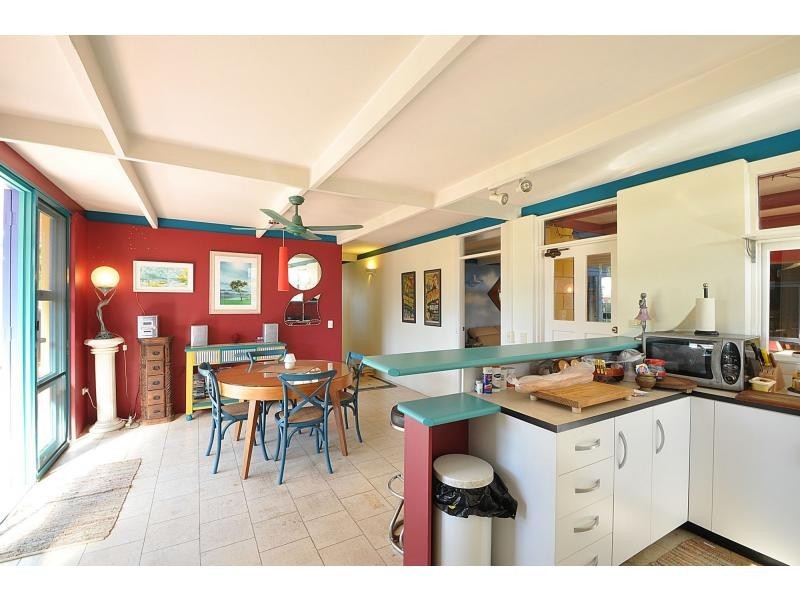 16 Eagle Avenue, Burleigh Waters QLD 4220