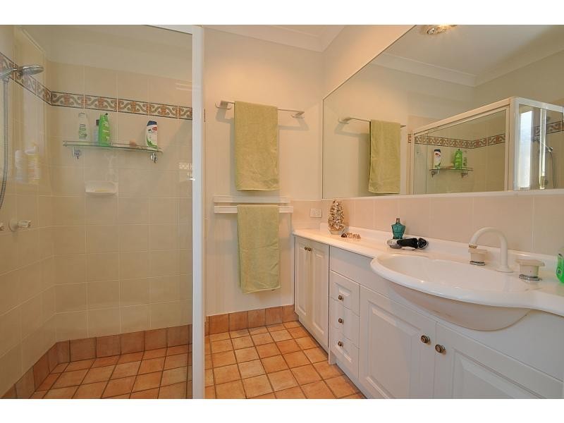 14 Stingray Crescent, Burleigh Waters QLD 4220