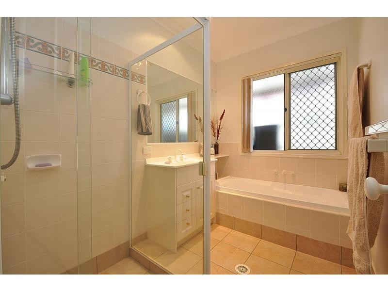 14 Stingray Crescent, Burleigh Waters QLD 4220