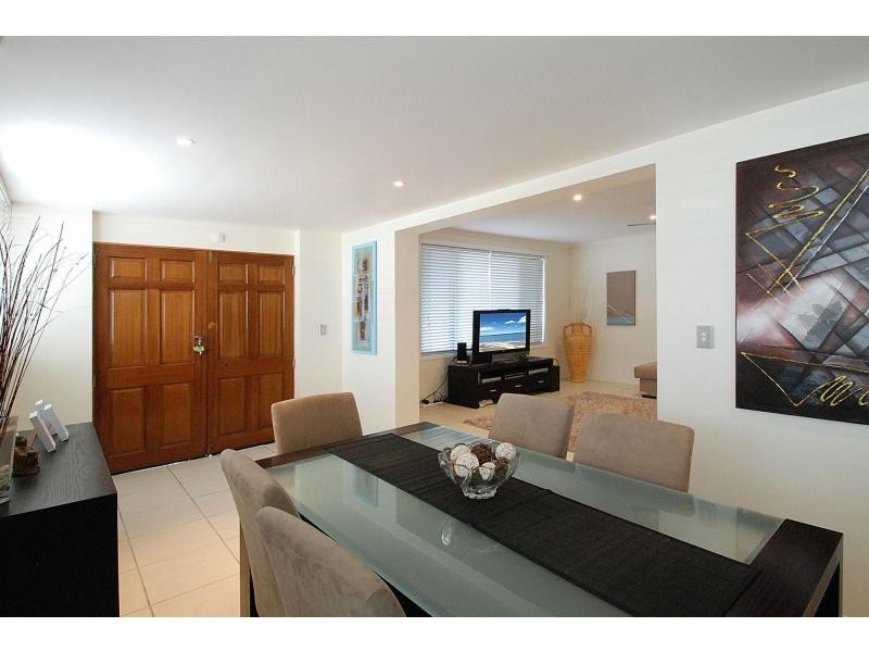 26 Dawn Parade, Miami QLD 4220