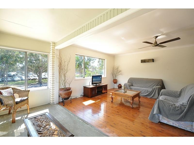 1 Lesley Avenue, Miami QLD 4220