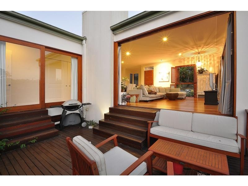 14 Wairoo Street, Burleigh Heads QLD 4220