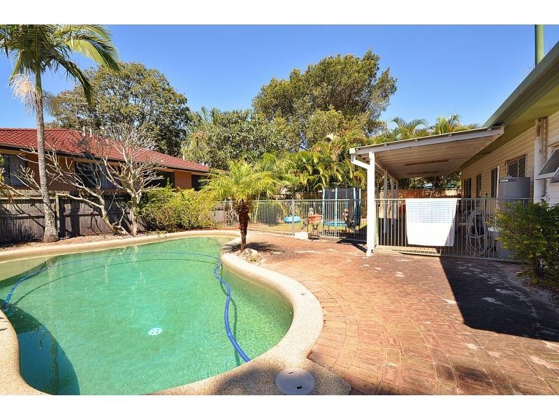 35 Nobby Parade, Miami QLD 4220