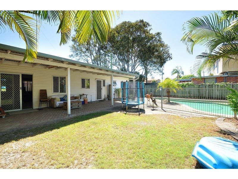 35 Nobby Parade, Miami QLD 4220