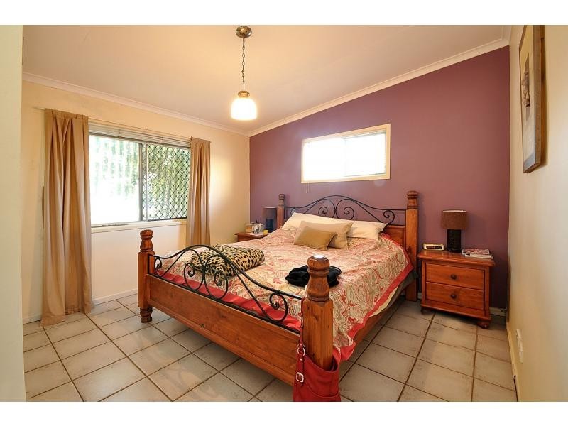 35 Nobby Parade, Miami QLD 4220