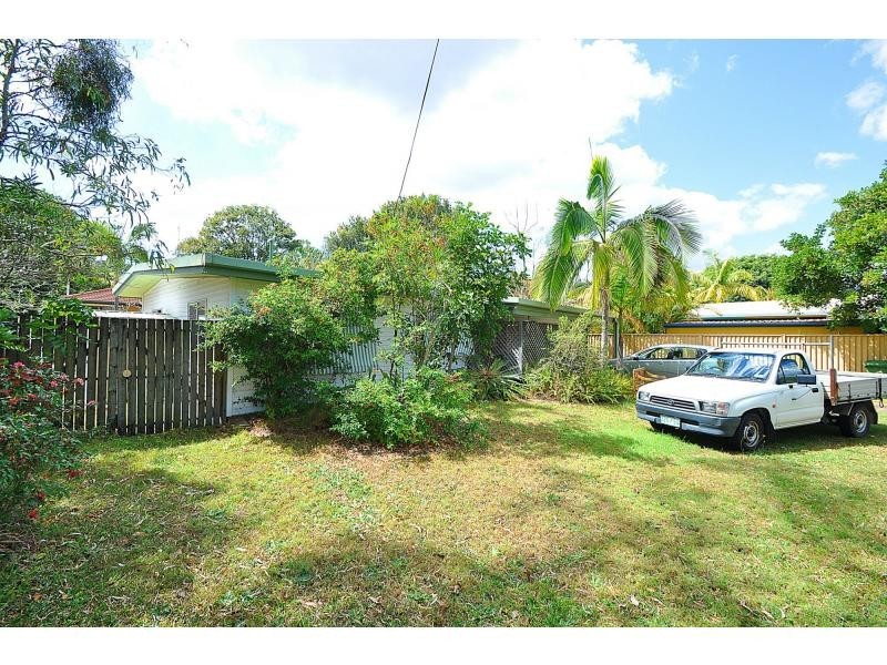 35 Nobby Parade, Miami QLD 4220