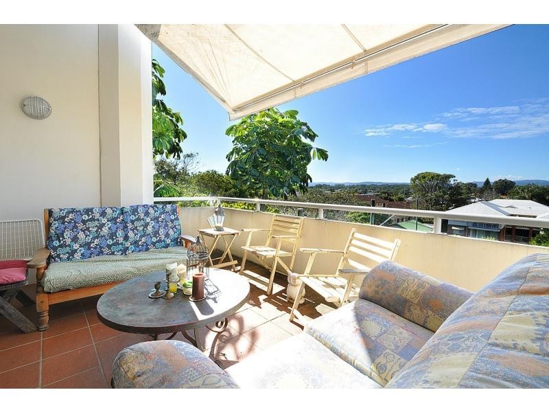 2/2061 Gold Coast Highway, Miami QLD 4220