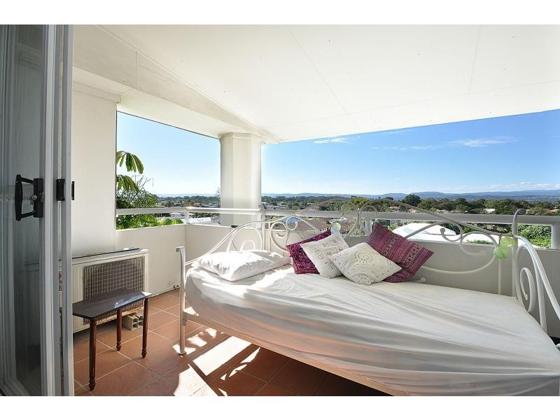 2/2061 Gold Coast Highway, Miami QLD 4220
