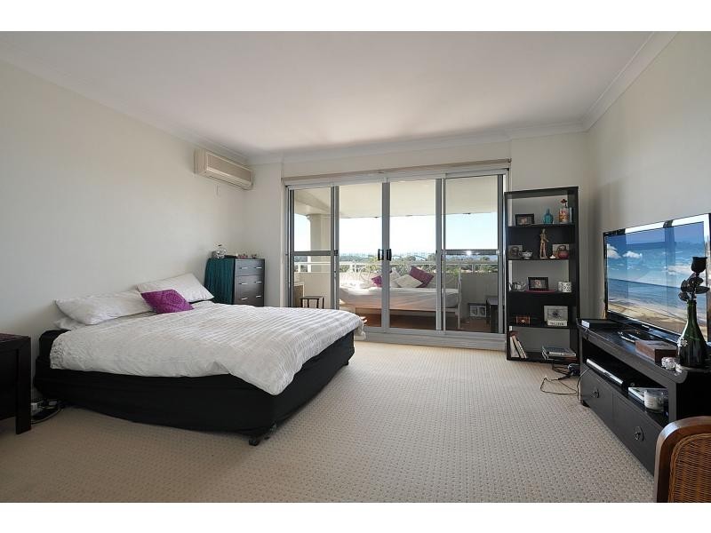 2/2061 Gold Coast Highway, Miami QLD 4220