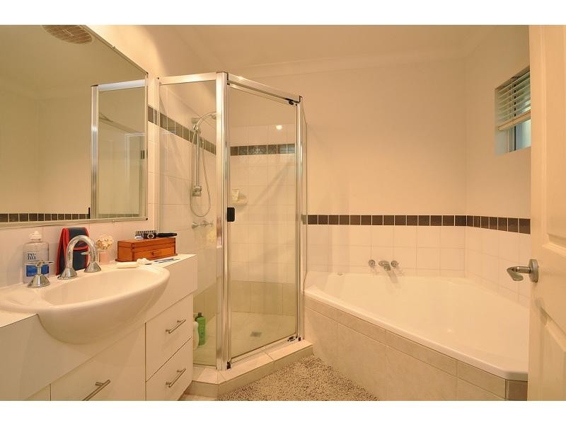 2/2061 Gold Coast Highway, Miami QLD 4220