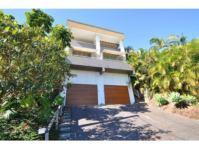 2/2061 Gold Coast Highway, Miami QLD 4220