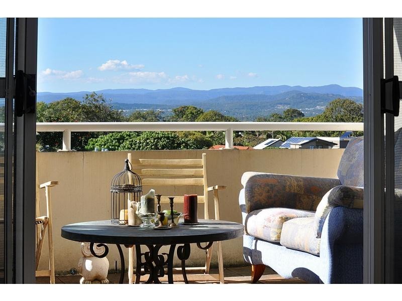 2/2061 Gold Coast Highway, Miami QLD 4220