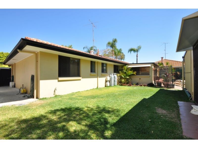 147 Markeri Street, Mermaid Waters QLD 4218