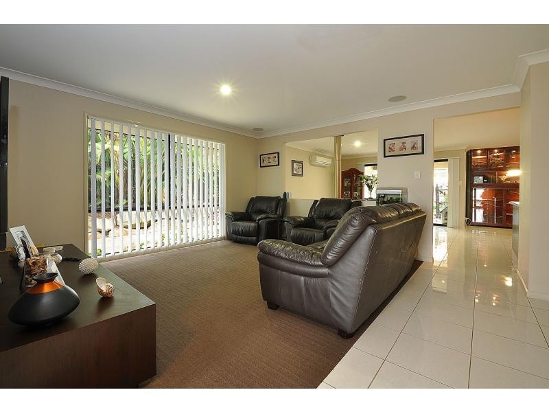 20 Diamantina Circuit, Pacific Pines QLD 4211