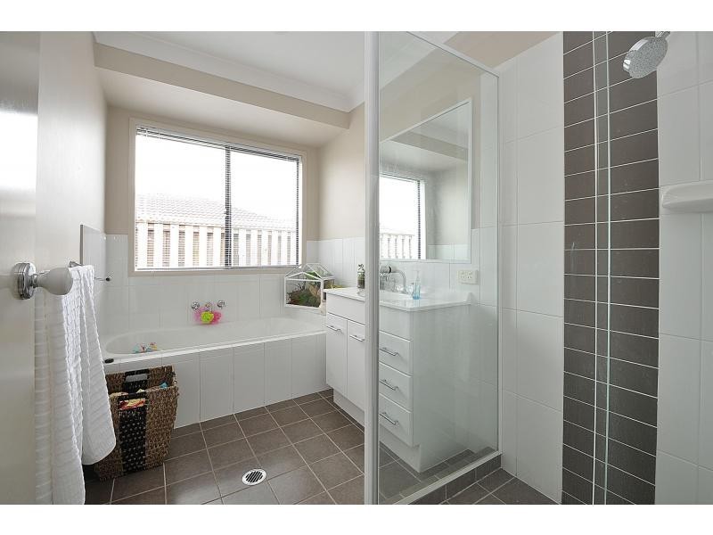 20 Diamantina Circuit, Pacific Pines QLD 4211