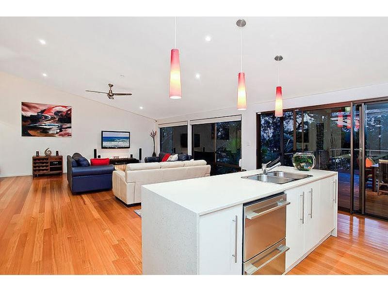 32 Wairoo Street, Burleigh Heads QLD 4220