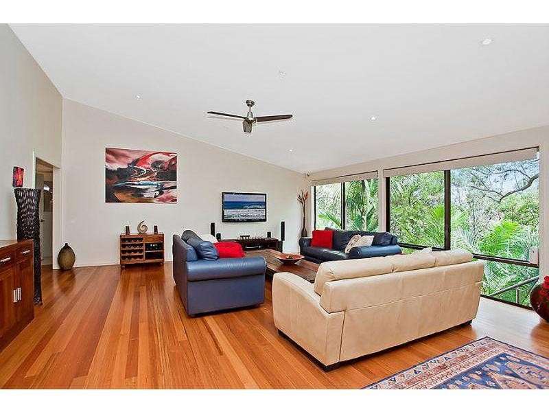 32 Wairoo Street, Burleigh Heads QLD 4220