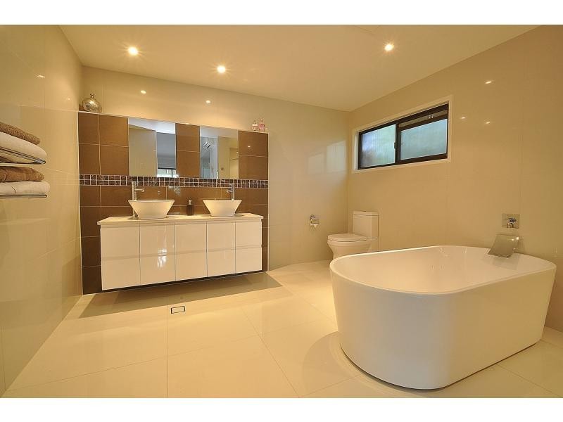 32 Wairoo Street, Burleigh Heads QLD 4220