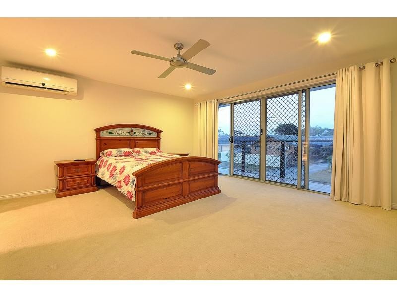 8 Mayra Court, Mermaid Waters QLD 4218