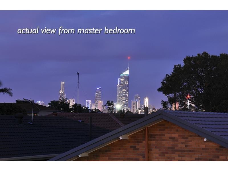 8 Mayra Court, Mermaid Waters QLD 4218