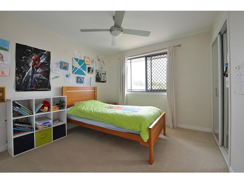 8 Mayra Court, Mermaid Waters QLD 4218