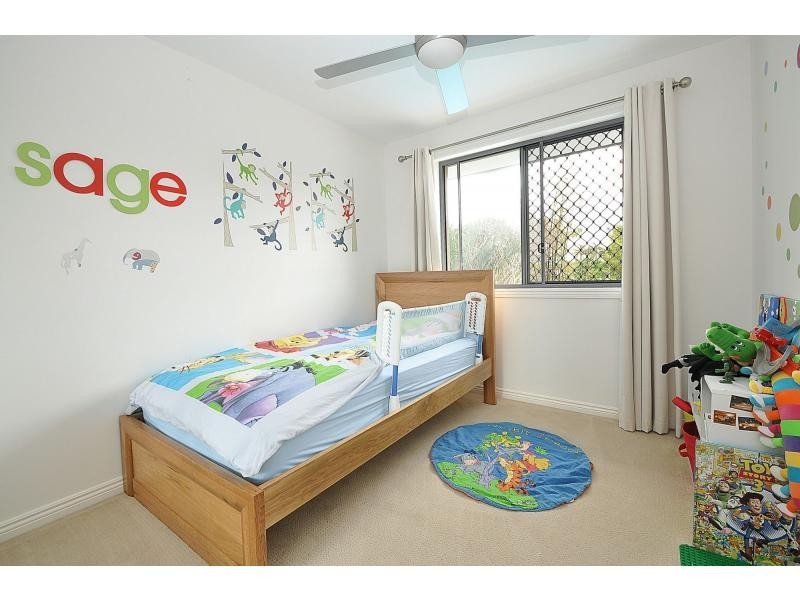 8 Mayra Court, Mermaid Waters QLD 4218