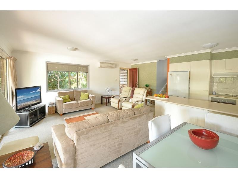 1/5 Kingia Court, Burleigh Heads QLD 4220