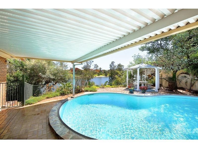 100 Jabiru Avenue, Burleigh Waters QLD 4220