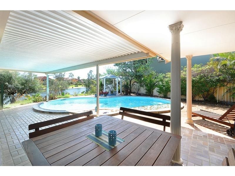 100 Jabiru Avenue, Burleigh Waters QLD 4220