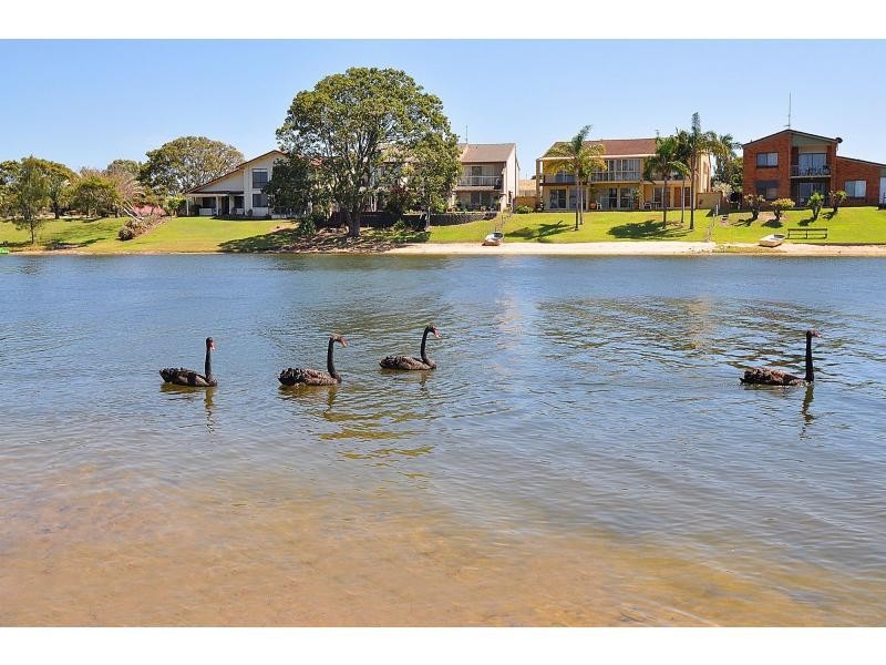 100 Jabiru Avenue, Burleigh Waters QLD 4220