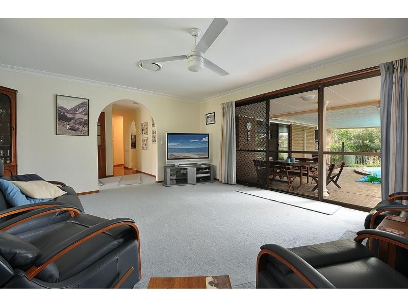 100 Jabiru Avenue, Burleigh Waters QLD 4220