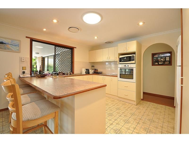 100 Jabiru Avenue, Burleigh Waters QLD 4220