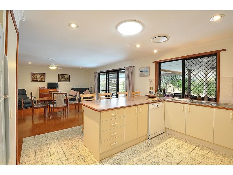 100 Jabiru Avenue, Burleigh Waters QLD 4220