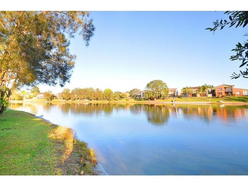 100 Jabiru Avenue, Burleigh Waters QLD 4220