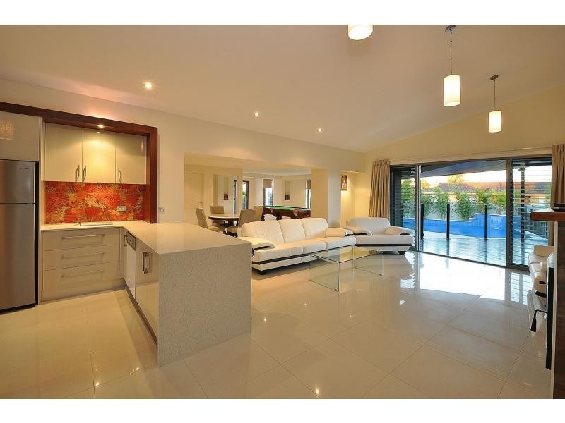 41 Bluejay Street, Burleigh Waters QLD 4220