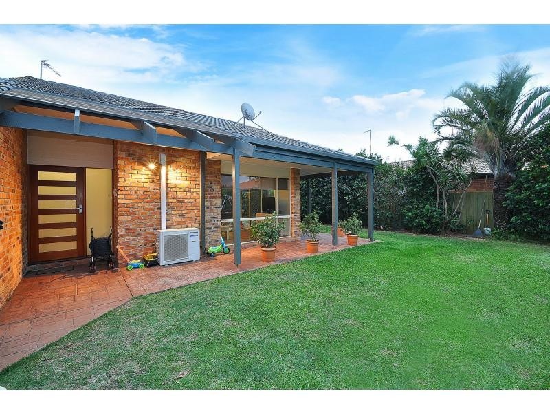 10 Oriole Court, Burleigh Waters QLD 4220