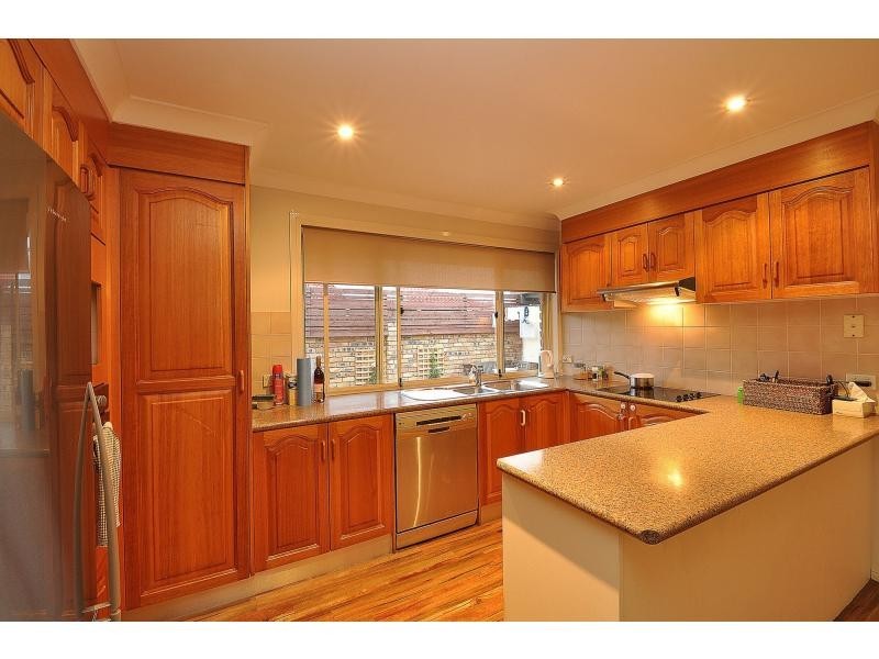 10 Oriole Court, Burleigh Waters QLD 4220