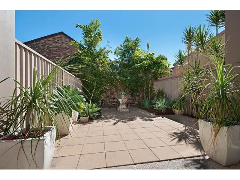 7B Miami Shore Parade, Miami QLD 4220