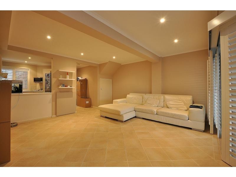 3/6 Lowood Court, Varsity Lakes QLD 4227