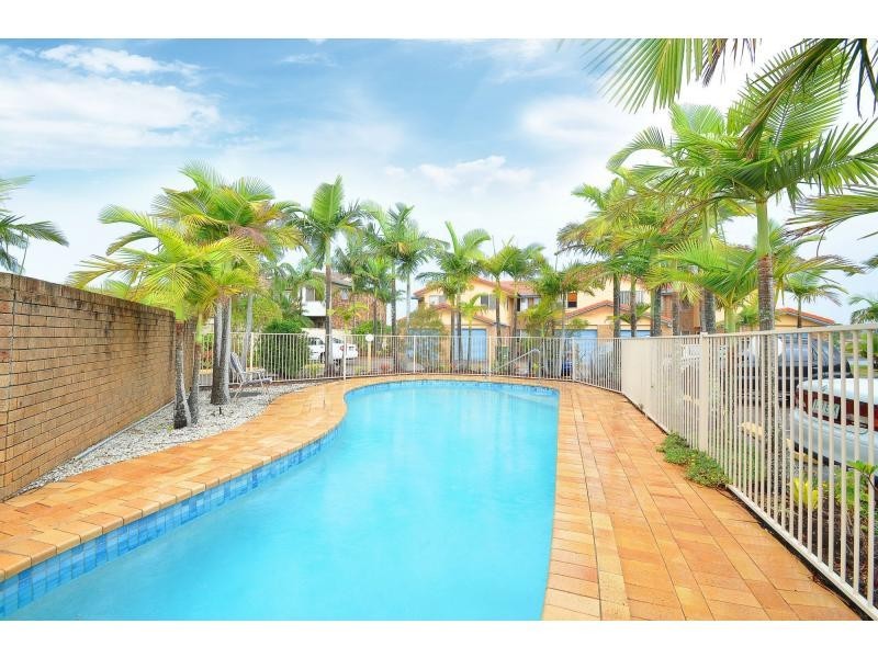3/6 Lowood Court, Varsity Lakes QLD 4227