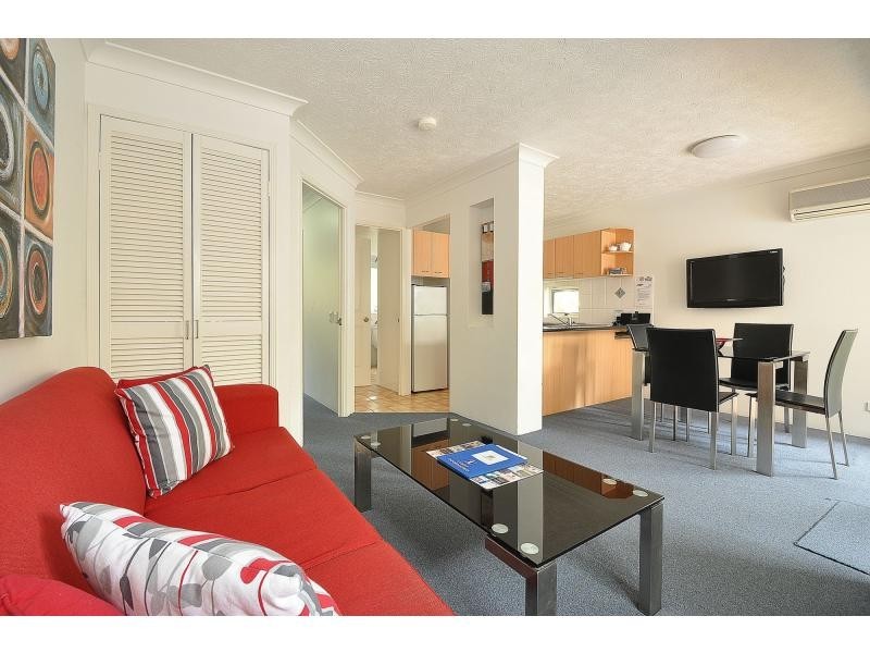 8/21 Peerless Avenue, Mermaid Beach QLD 4218