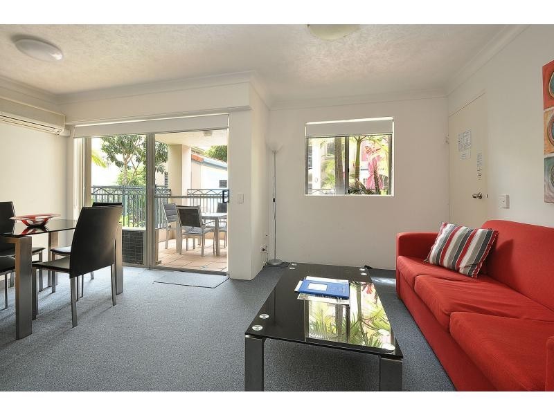 8/21 Peerless Avenue, Mermaid Beach QLD 4218