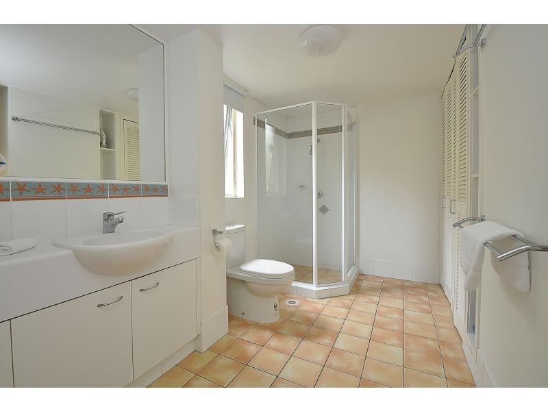 8/21 Peerless Avenue, Mermaid Beach QLD 4218