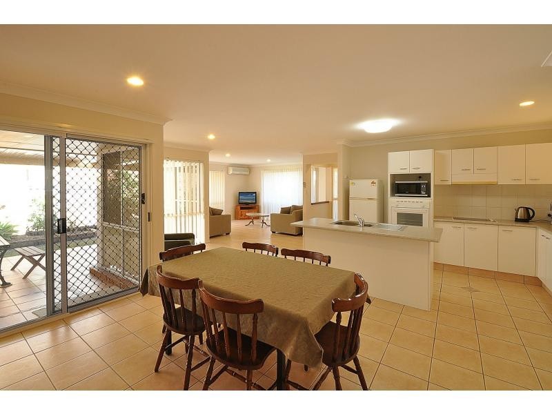 43 Rainbird Close, Burleigh Waters QLD 4220