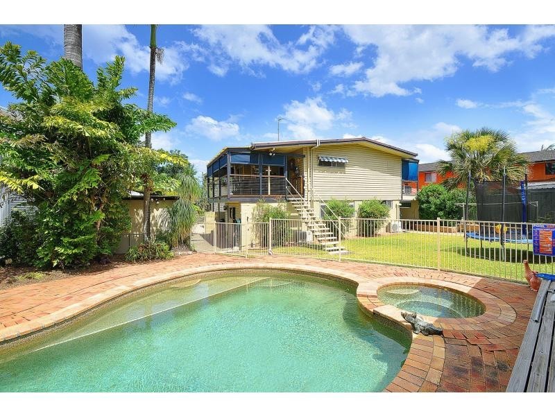 41 Bardon Avenue, Miami QLD 4220