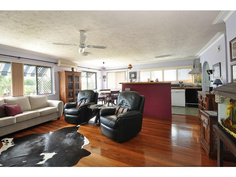 41 Bardon Avenue, Miami QLD 4220