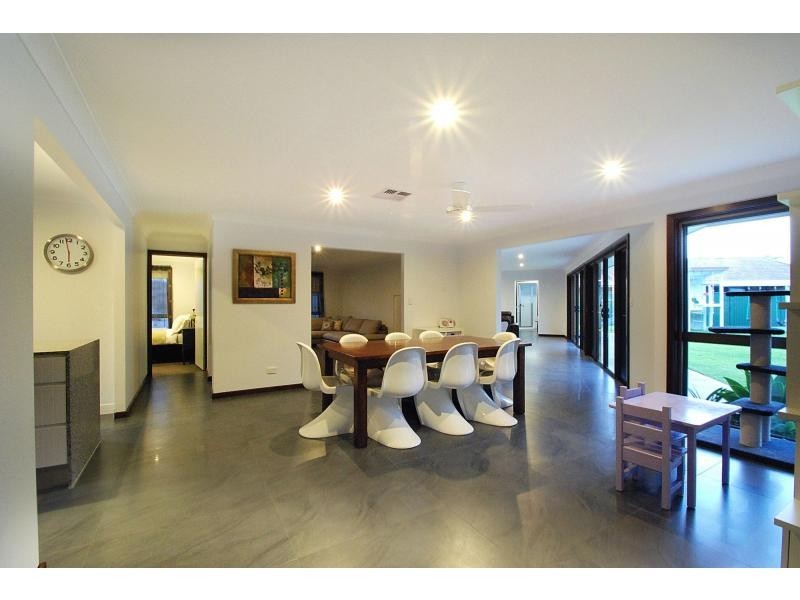 8 Violet Court, Miami QLD 4220